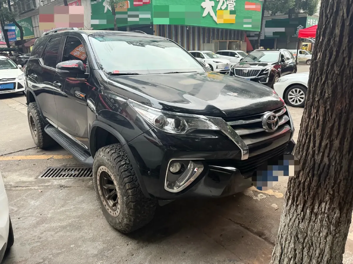 2015 Toyota Fortuner 2.7L 159HP L4 4AT,autocango,china used car exporter,china ev exporter,chinese used car exporter,chinese used ev exporter