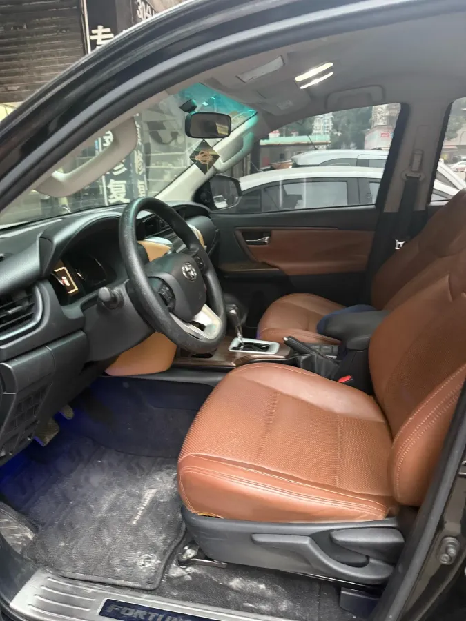 2015 Toyota Fortuner 2.7L 159HP L4 4AT,autocango,china used car exporter,china ev exporter,chinese used car exporter,chinese used ev exporter