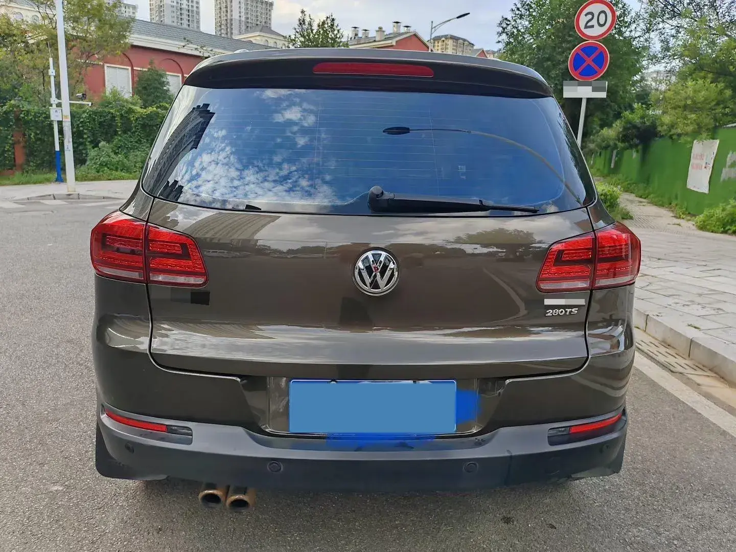 2016 VOLKSWAGEN TIGUAN thumbnail 4