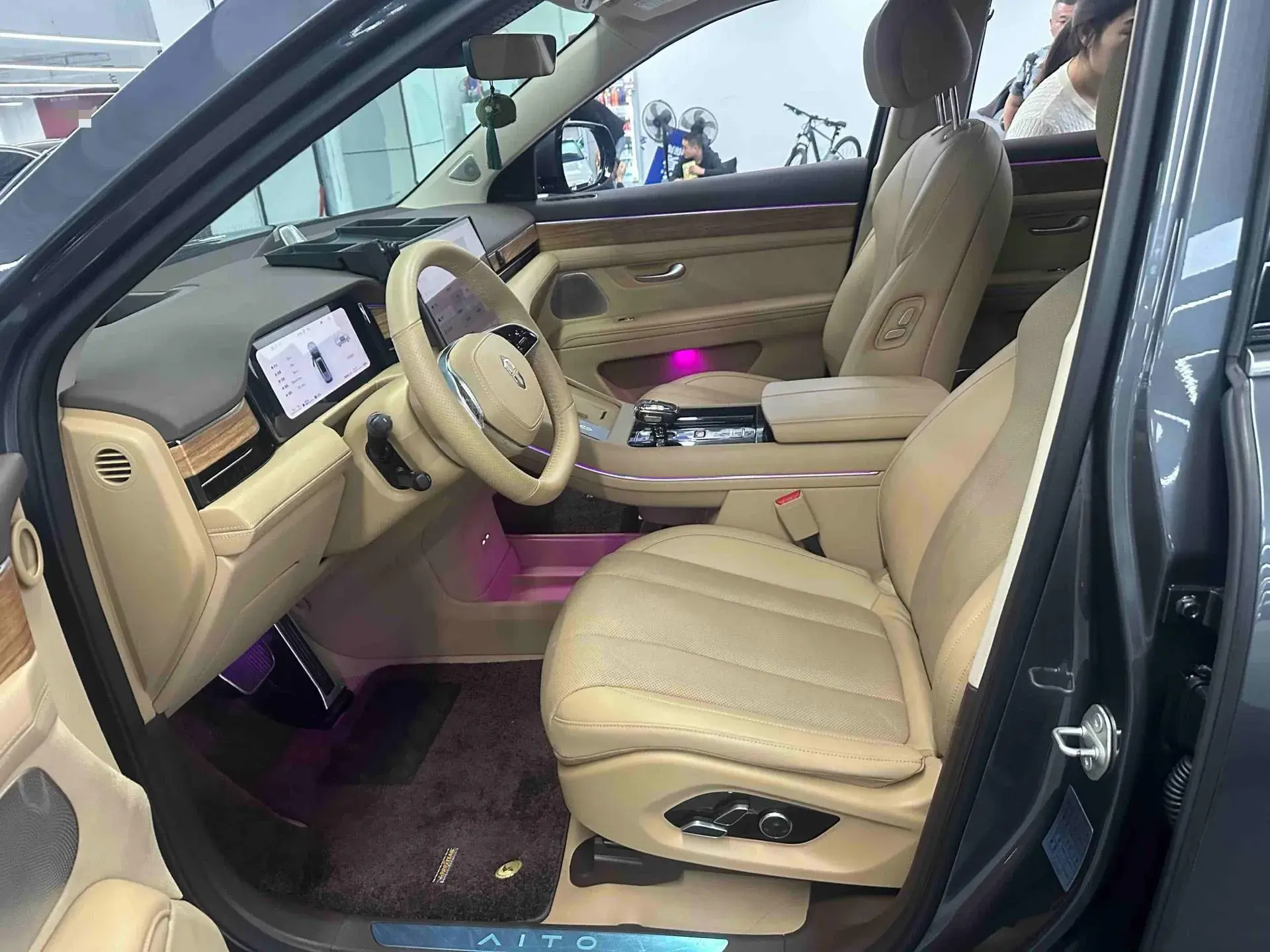 2024 AITO AITO thumbnail 3