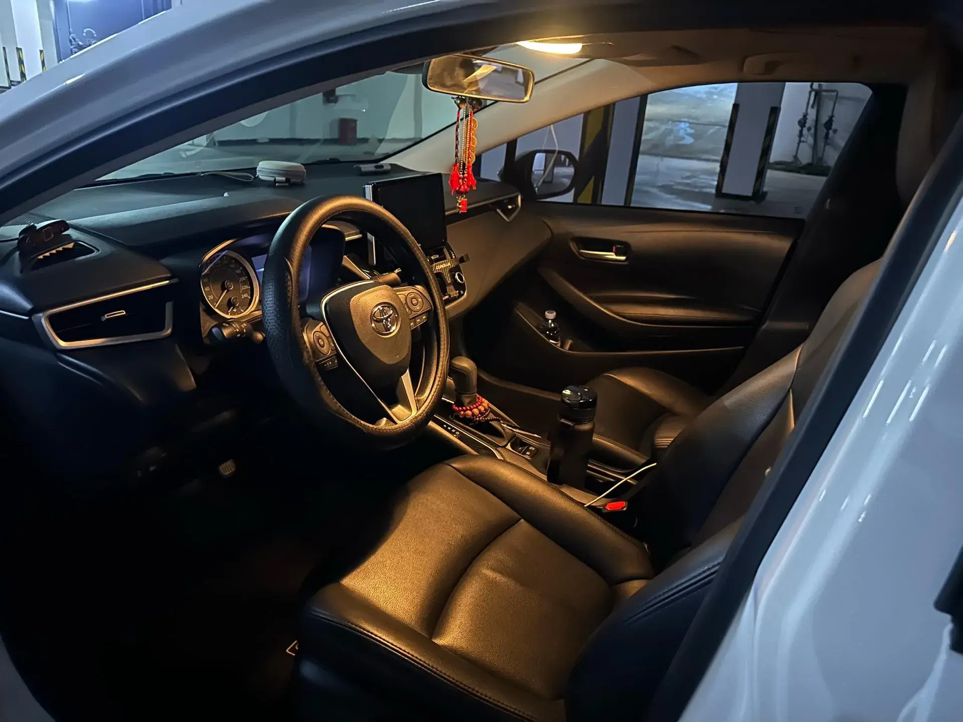 2019 TOYOTA COROLLA thumbnail 4