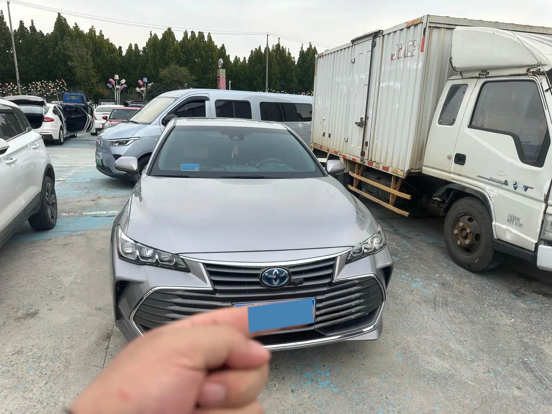 2022 TOYOTA AVALON thumbnail 3