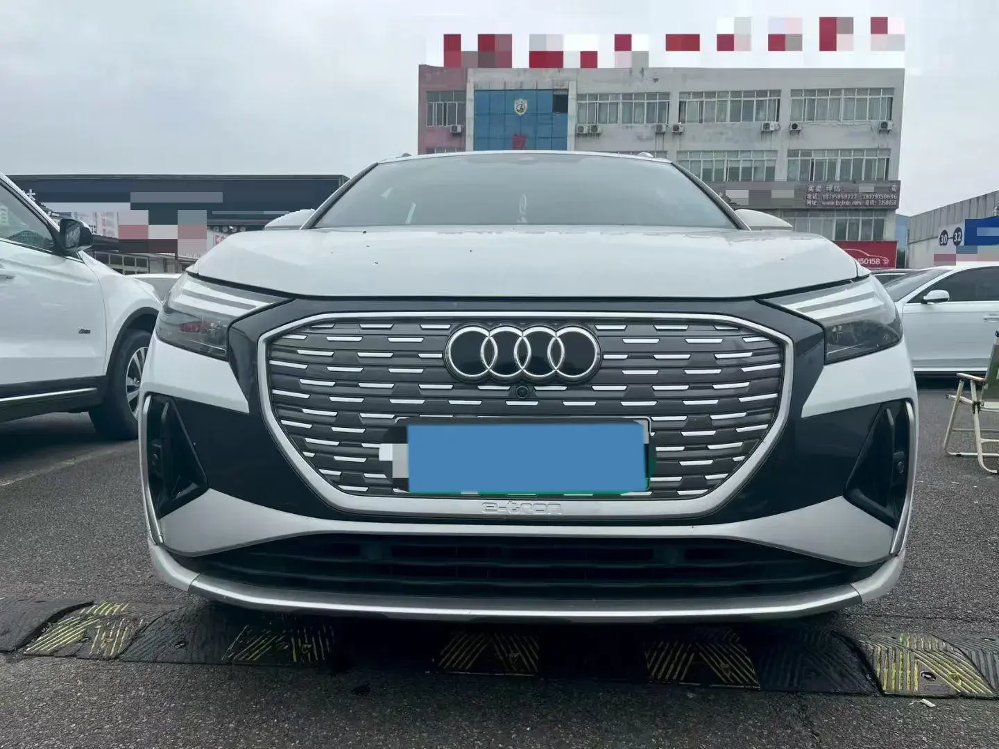 2022 AUDI Q4 thumbnail 2