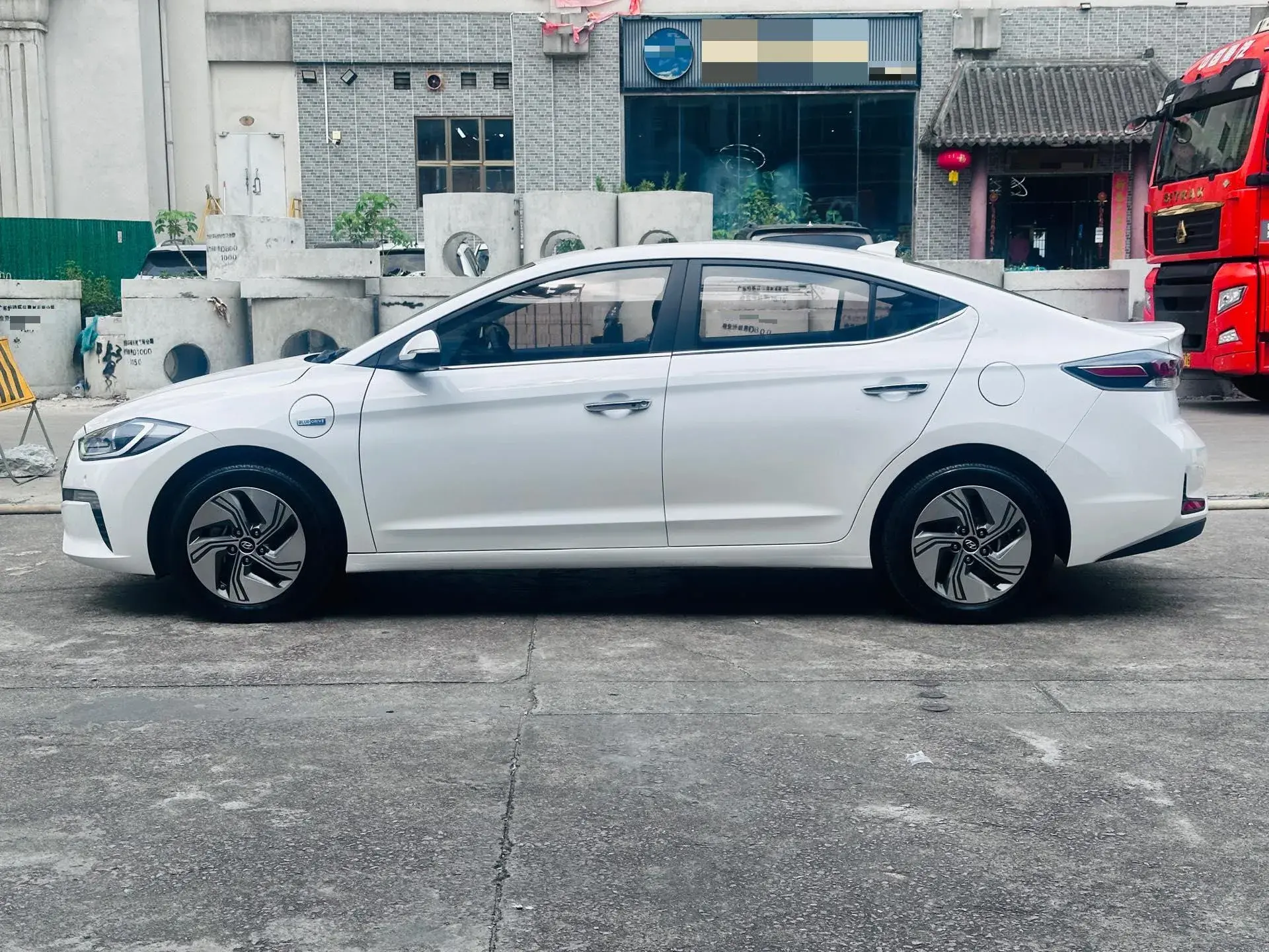 2019 HYUNDAI ELANTRA thumbnail 2