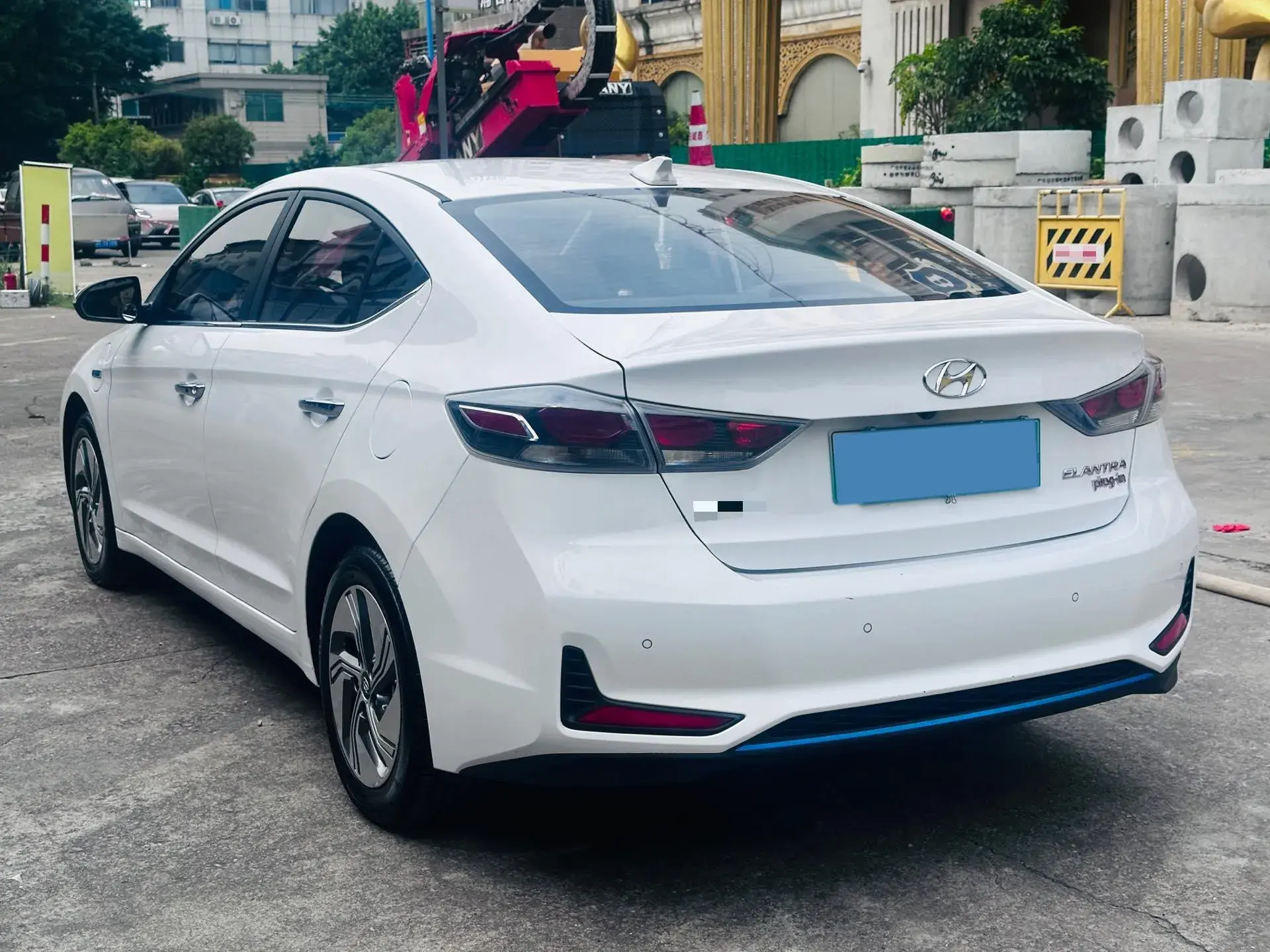 2019 HYUNDAI ELANTRA thumbnail 3