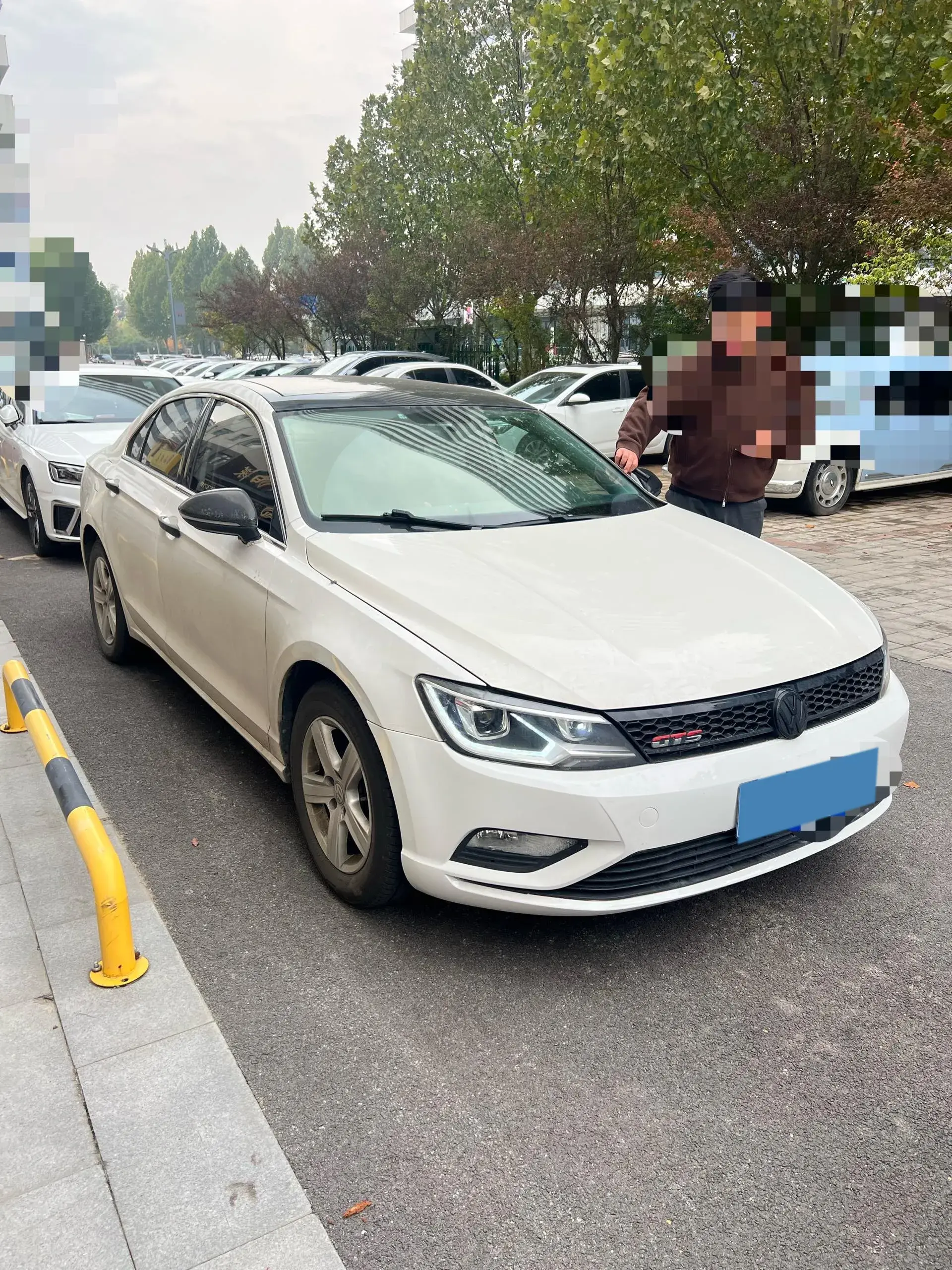 2017 VOLKSWAGEN LAMANDO thumbnail 2