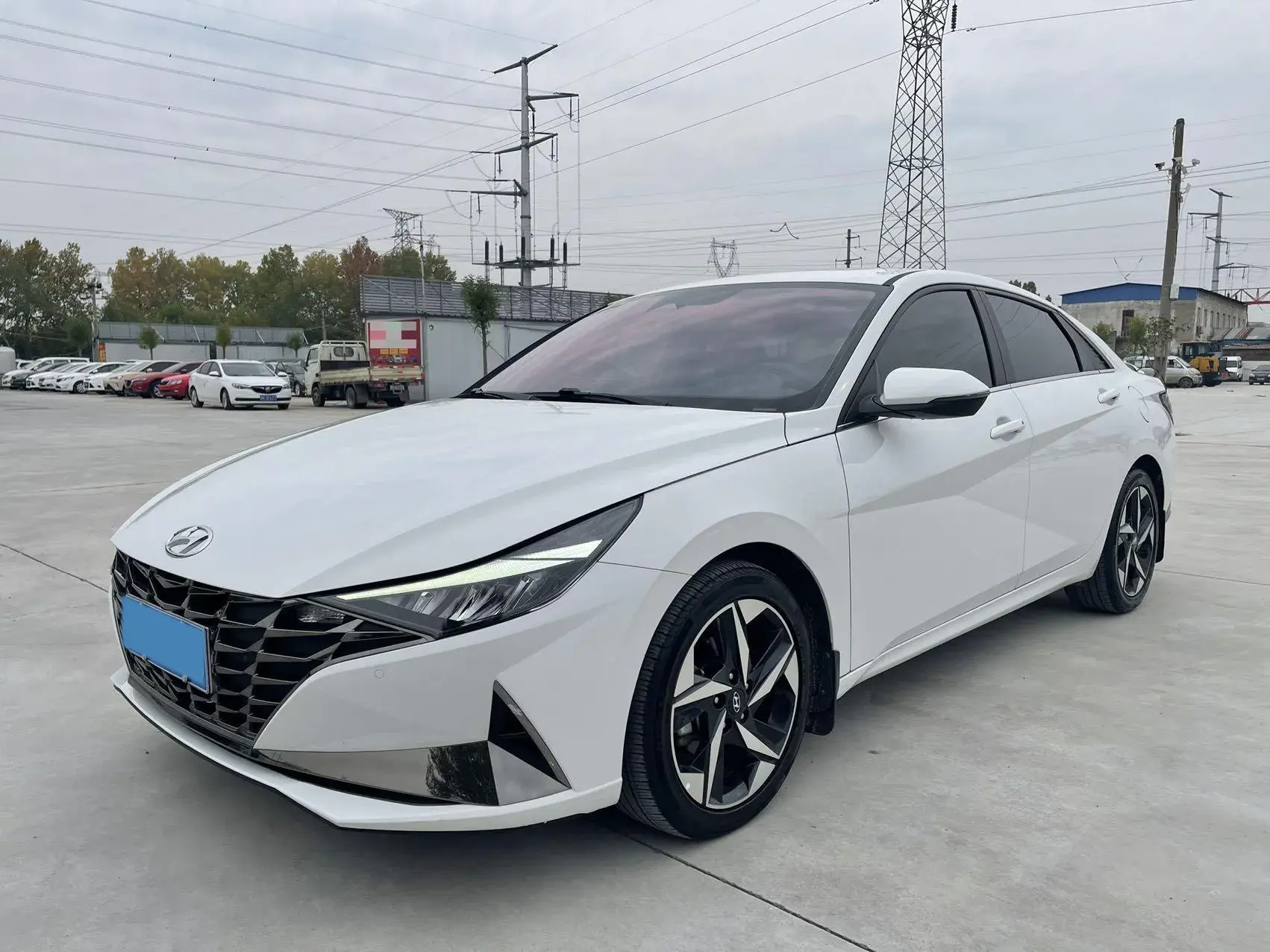 2022 HYUNDAI ELANTRA view 1