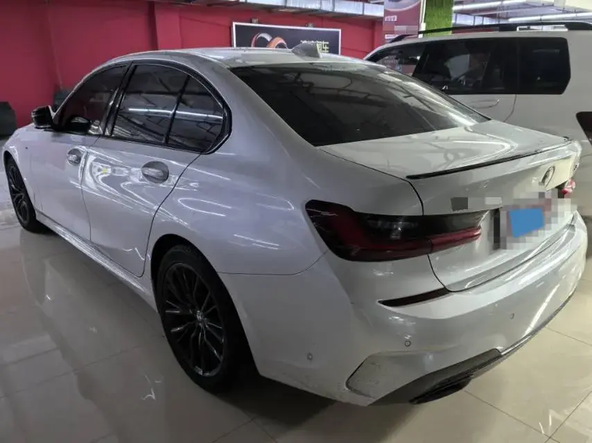 2022 BMW 3 thumbnail 3