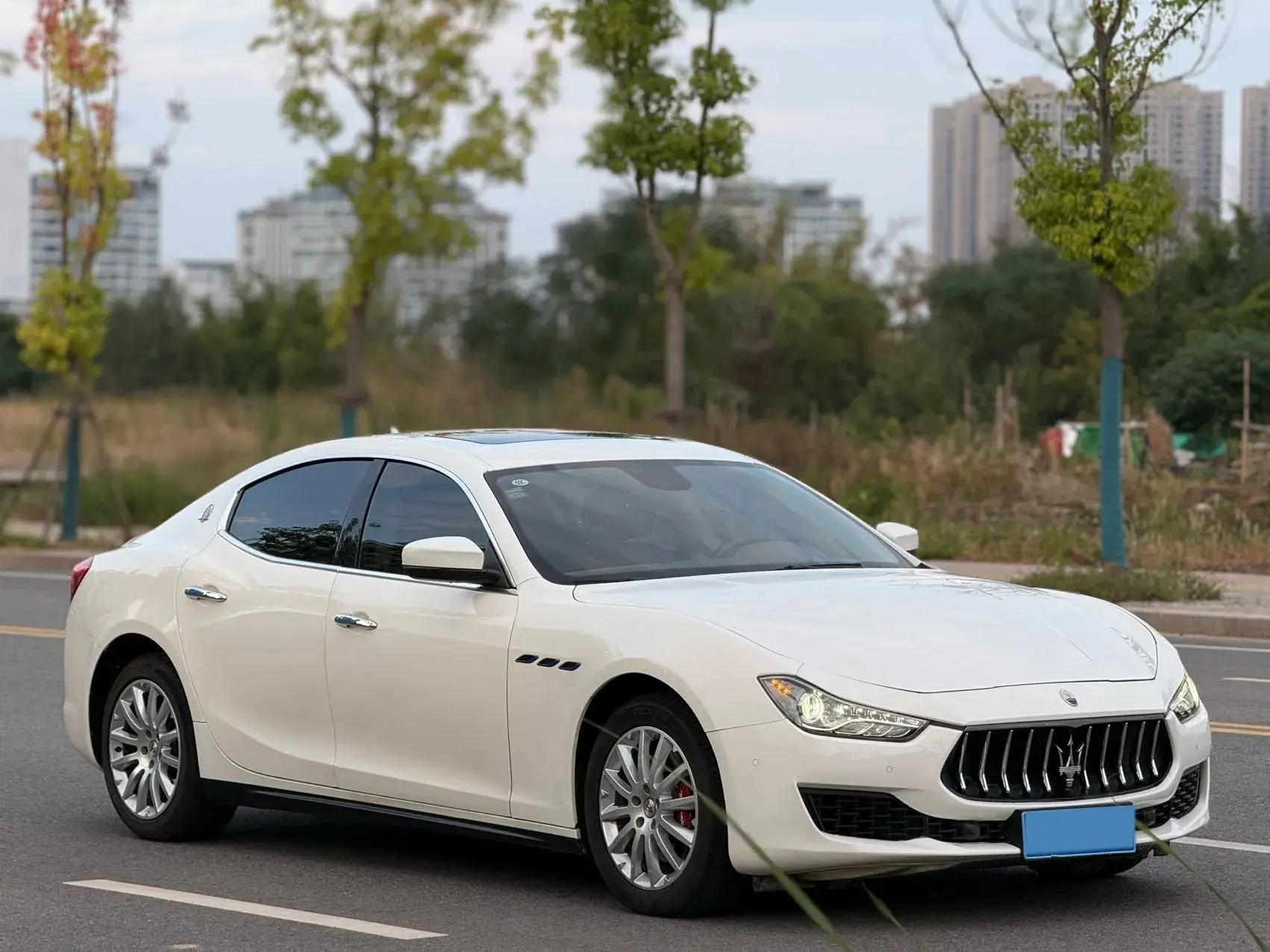 2021 MASERATI GHIBLI thumbnail 3