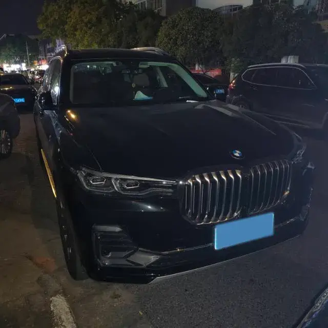 2021 BMW X7 thumbnail 2