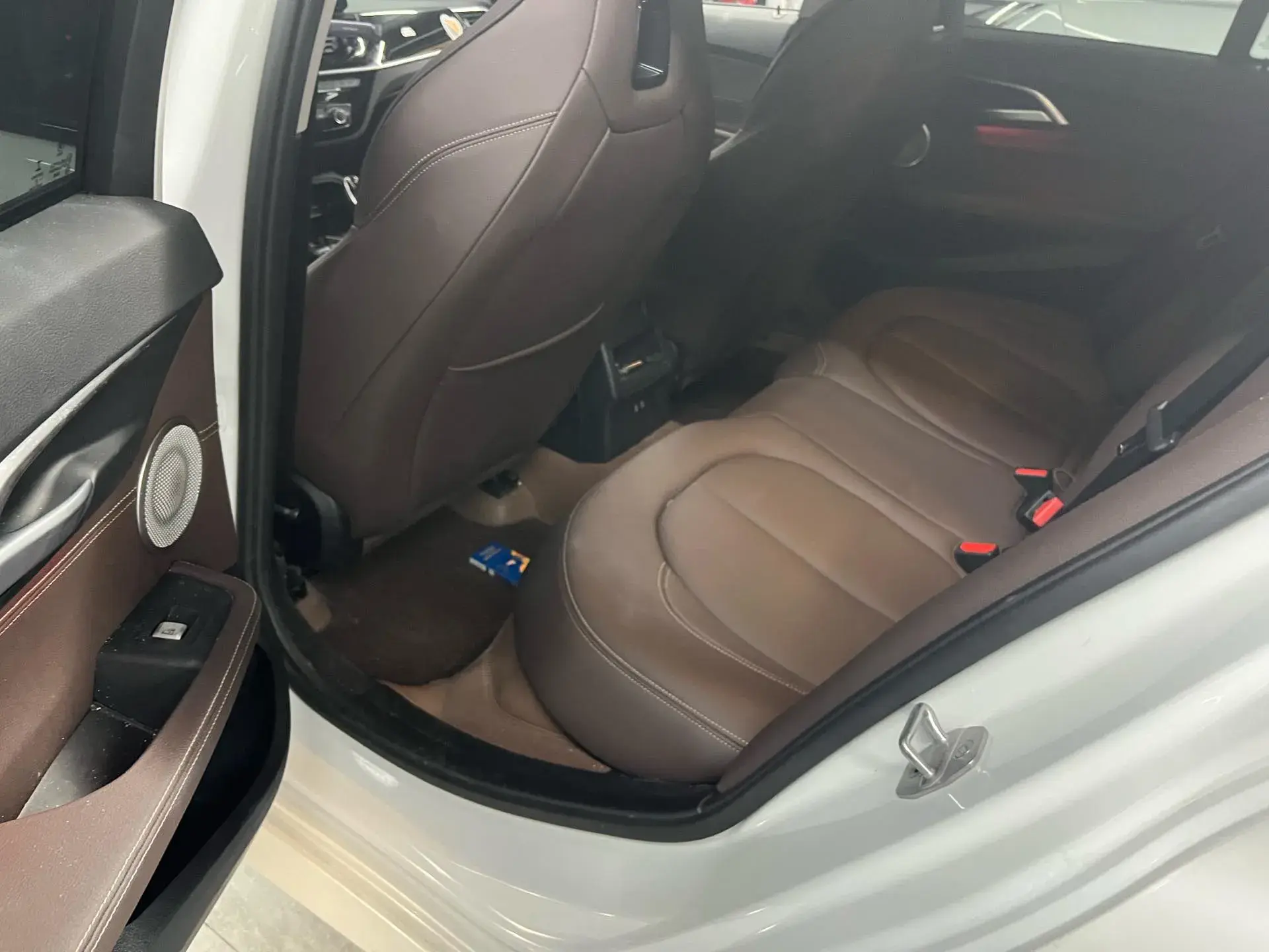 2022 BMW 1 thumbnail 4