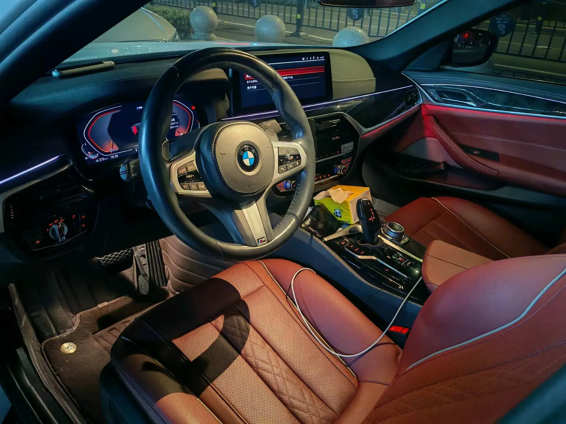 2022 BMW 5 thumbnail 4