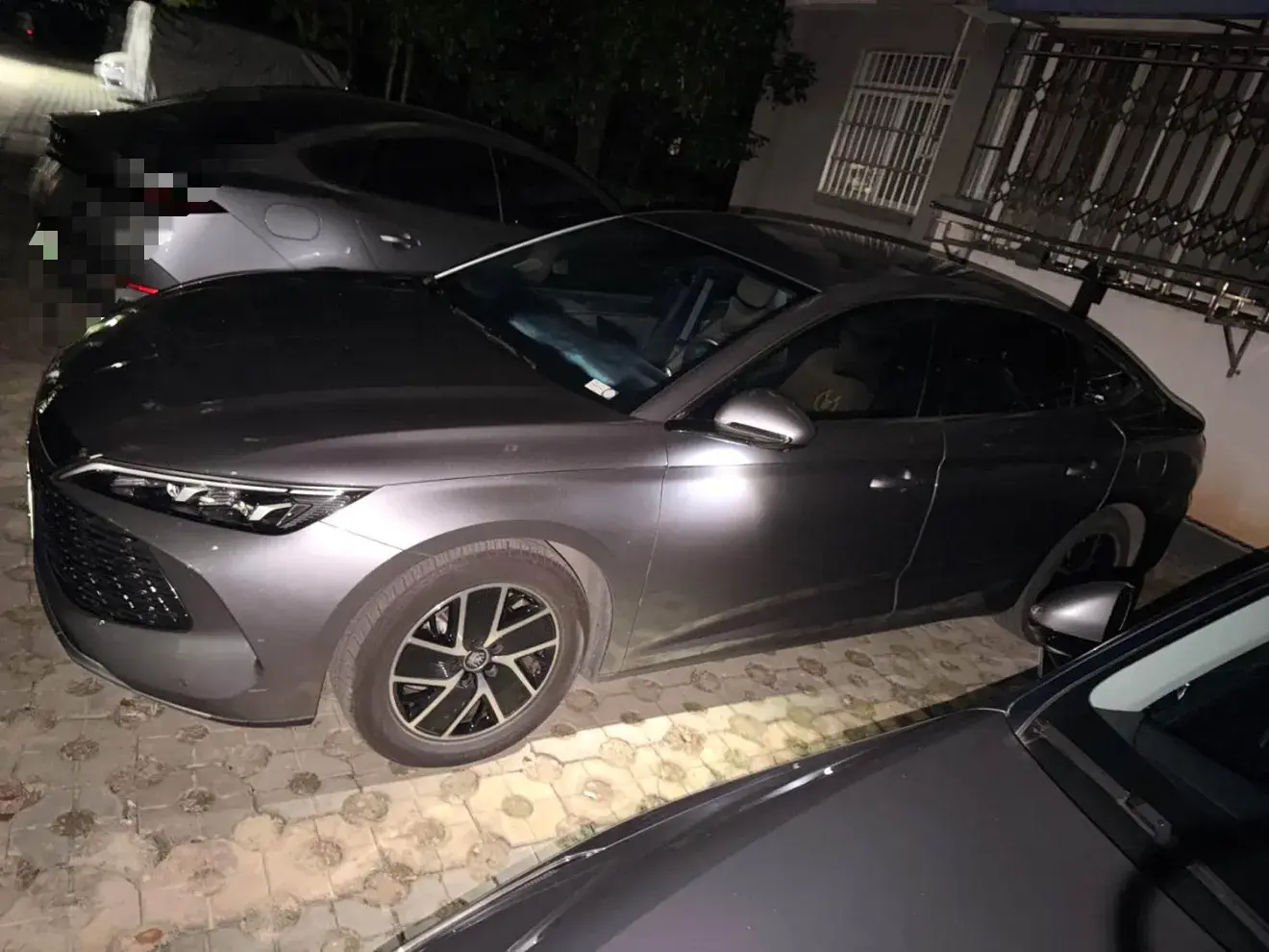 2024 BYD QINL thumbnail 2