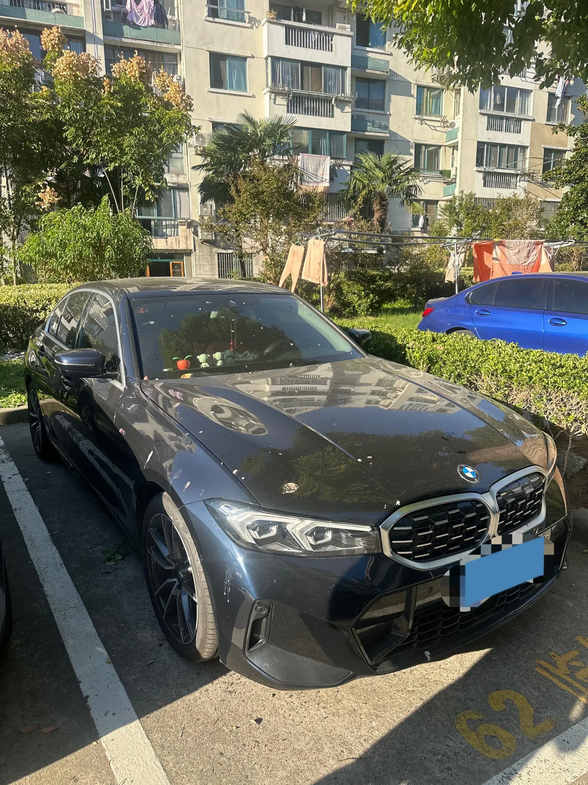 2025 BMW 3 thumbnail 2