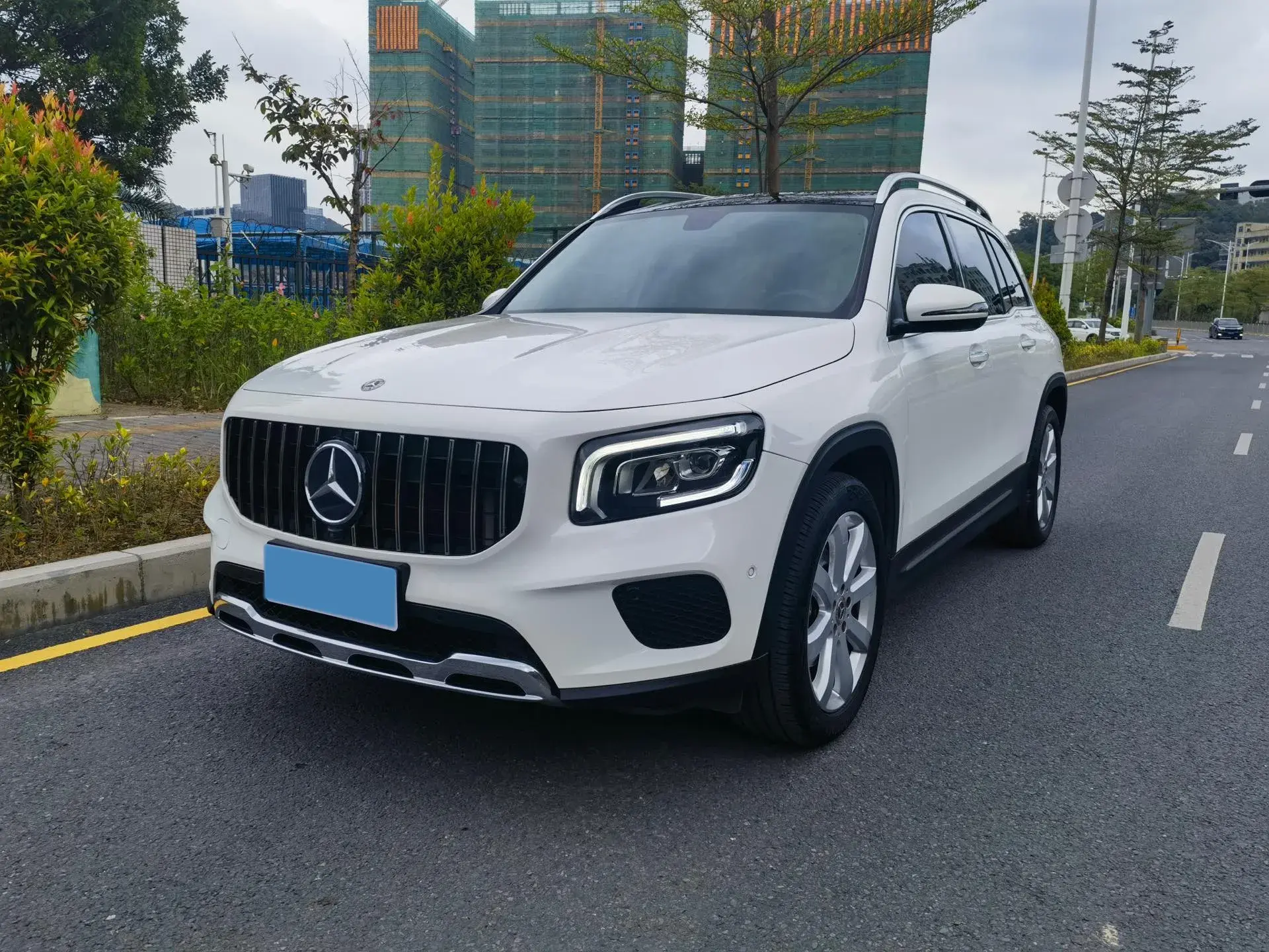 2020 MERCEDES-BENZ GLB view 1