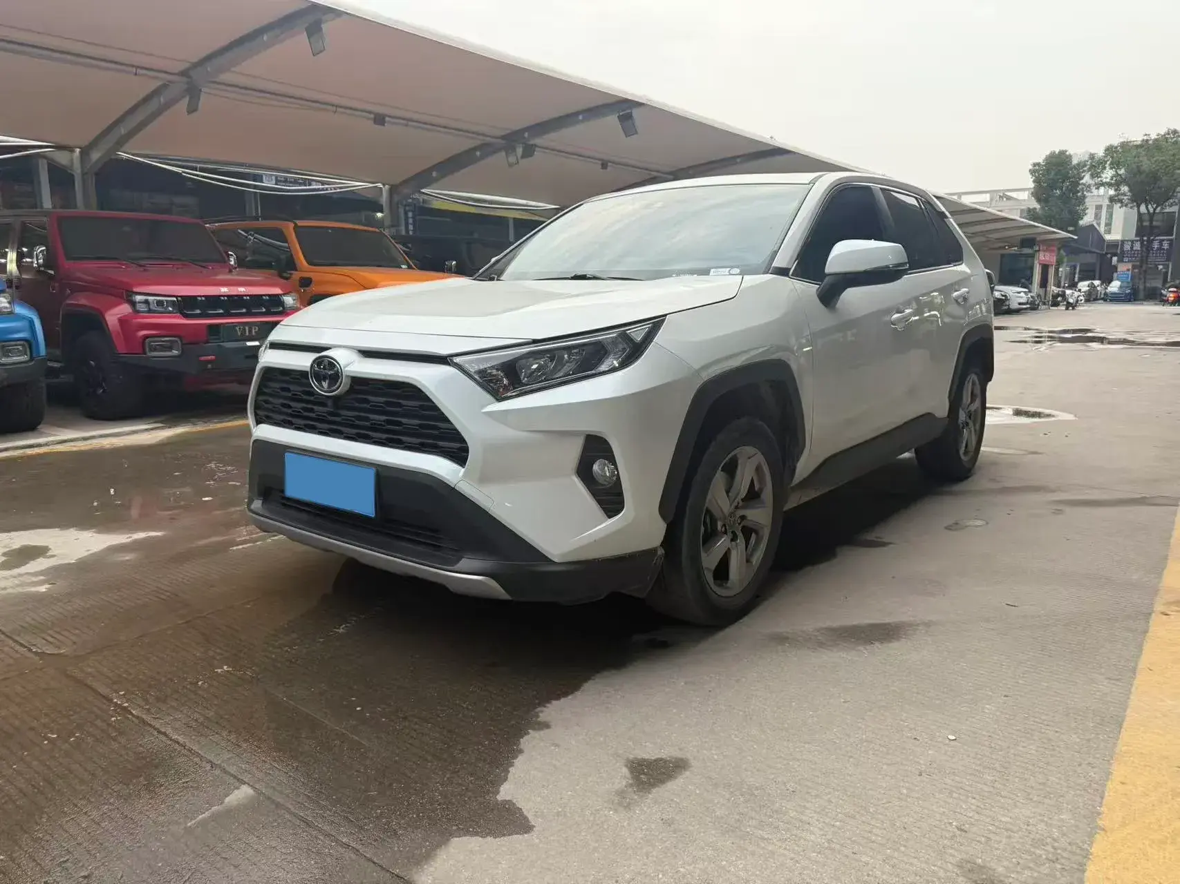 2021 TOYOTA RAV4 view 1