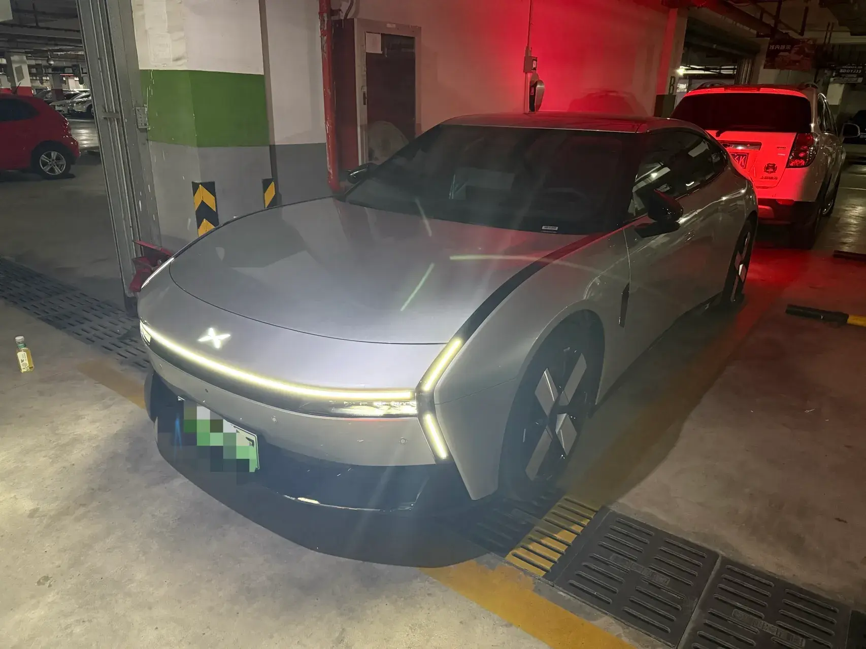 2025 XPENG P7 view 1