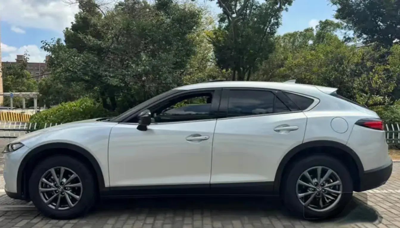 2021 MAZDA CX-4 thumbnail 3