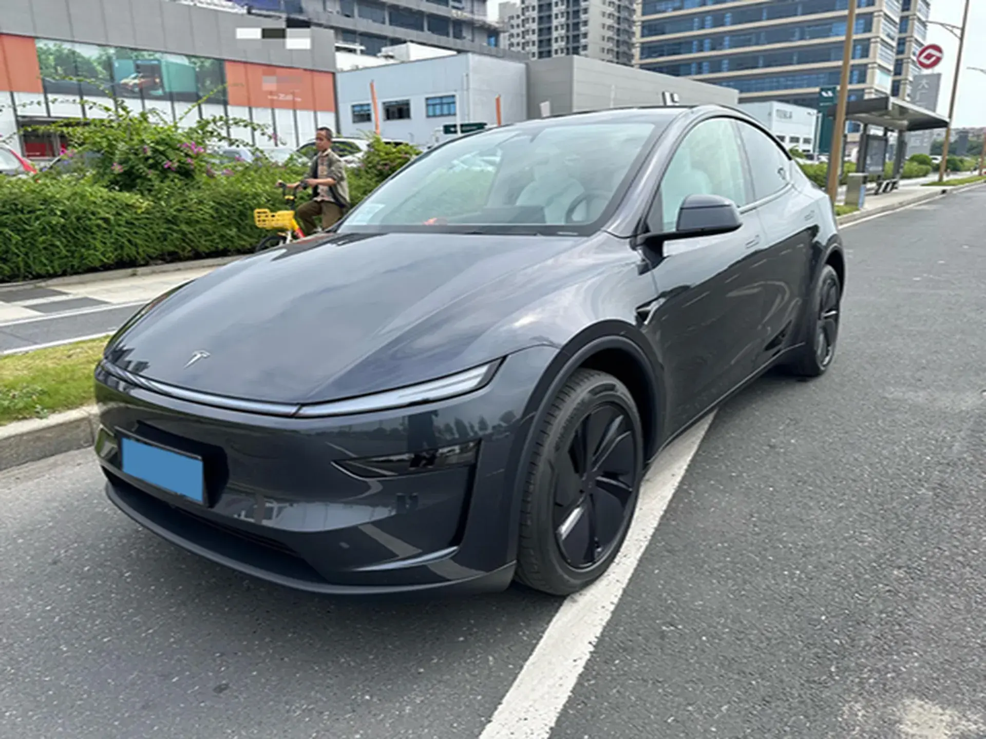 2025 TESLA MODEL view 1
