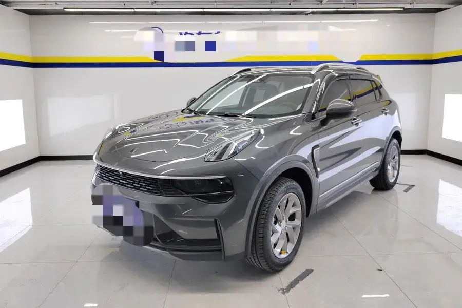 2023 LYNK&CO 01 view 1