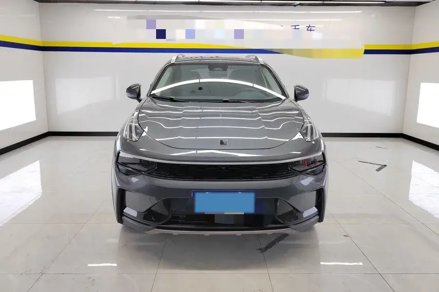 2023 LYNK&CO 01 thumbnail 3