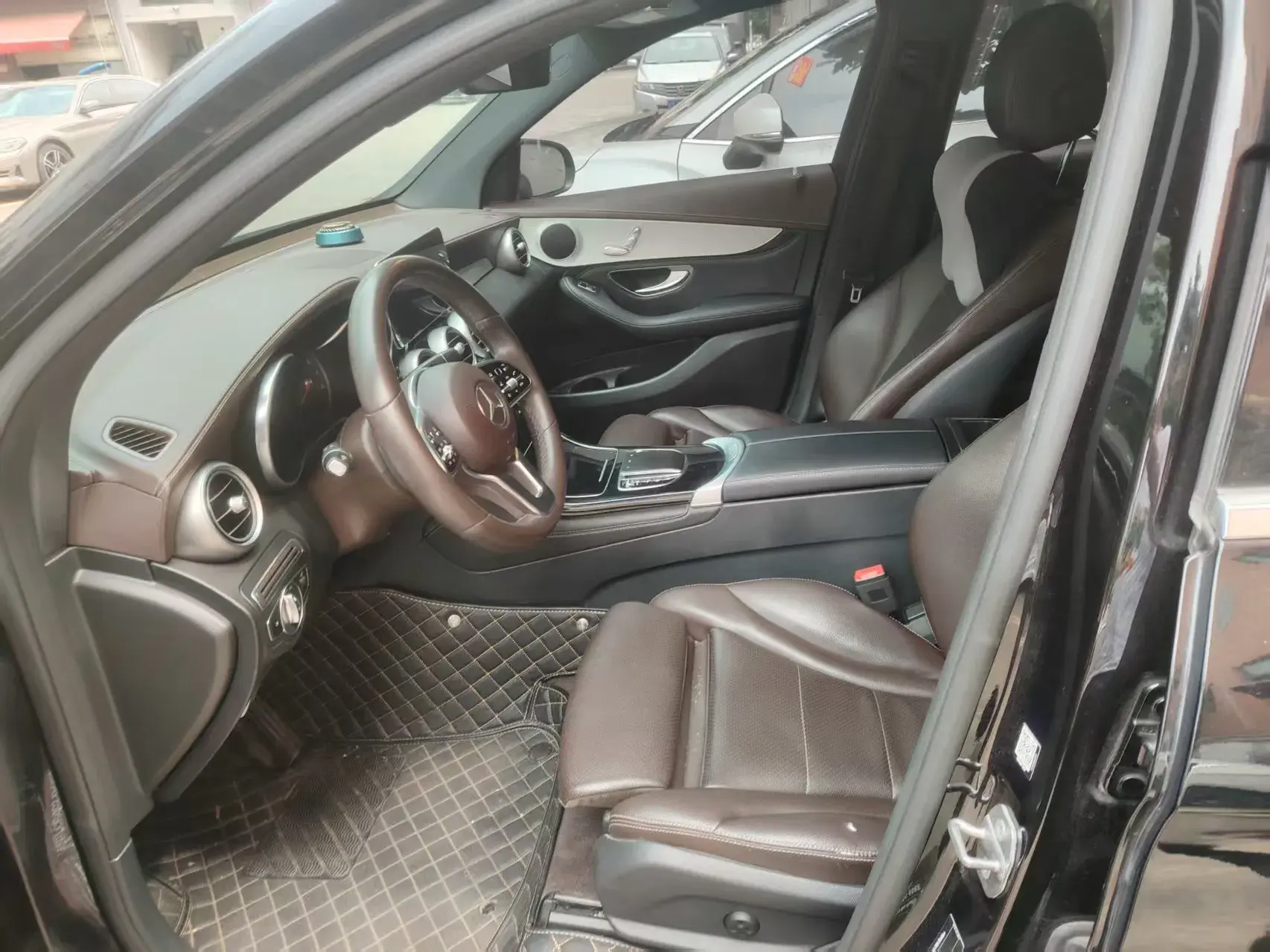 2020 MERCEDES-BENZ GLC thumbnail 4