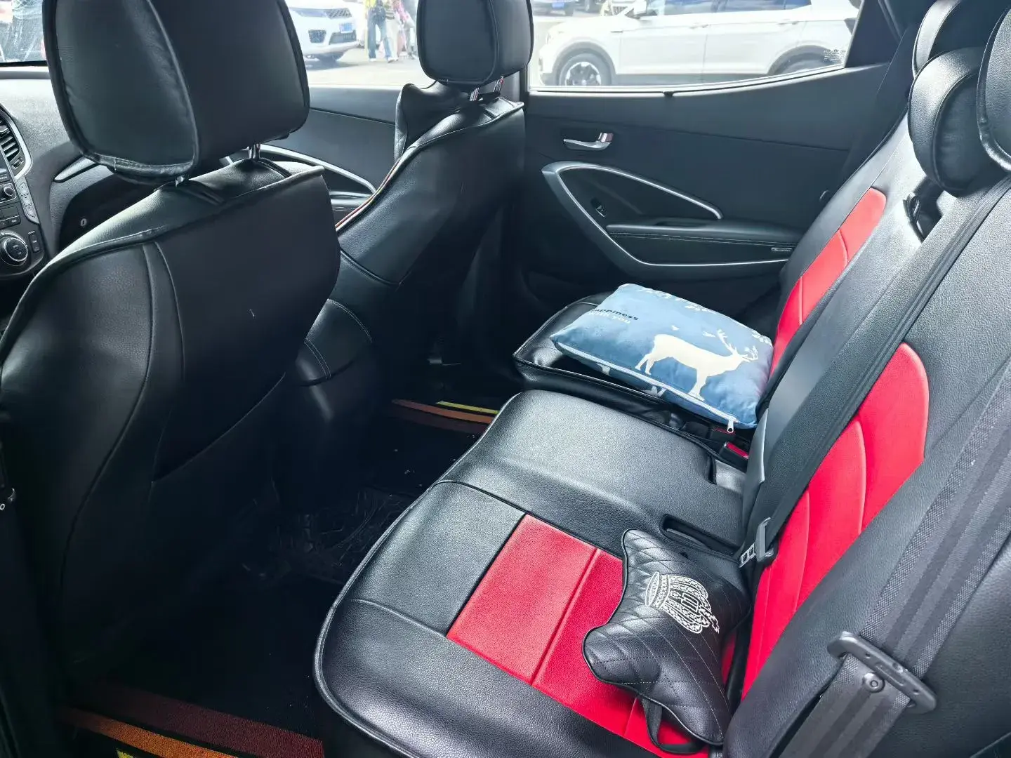 2017 HYUNDAI SANTAFE thumbnail 4