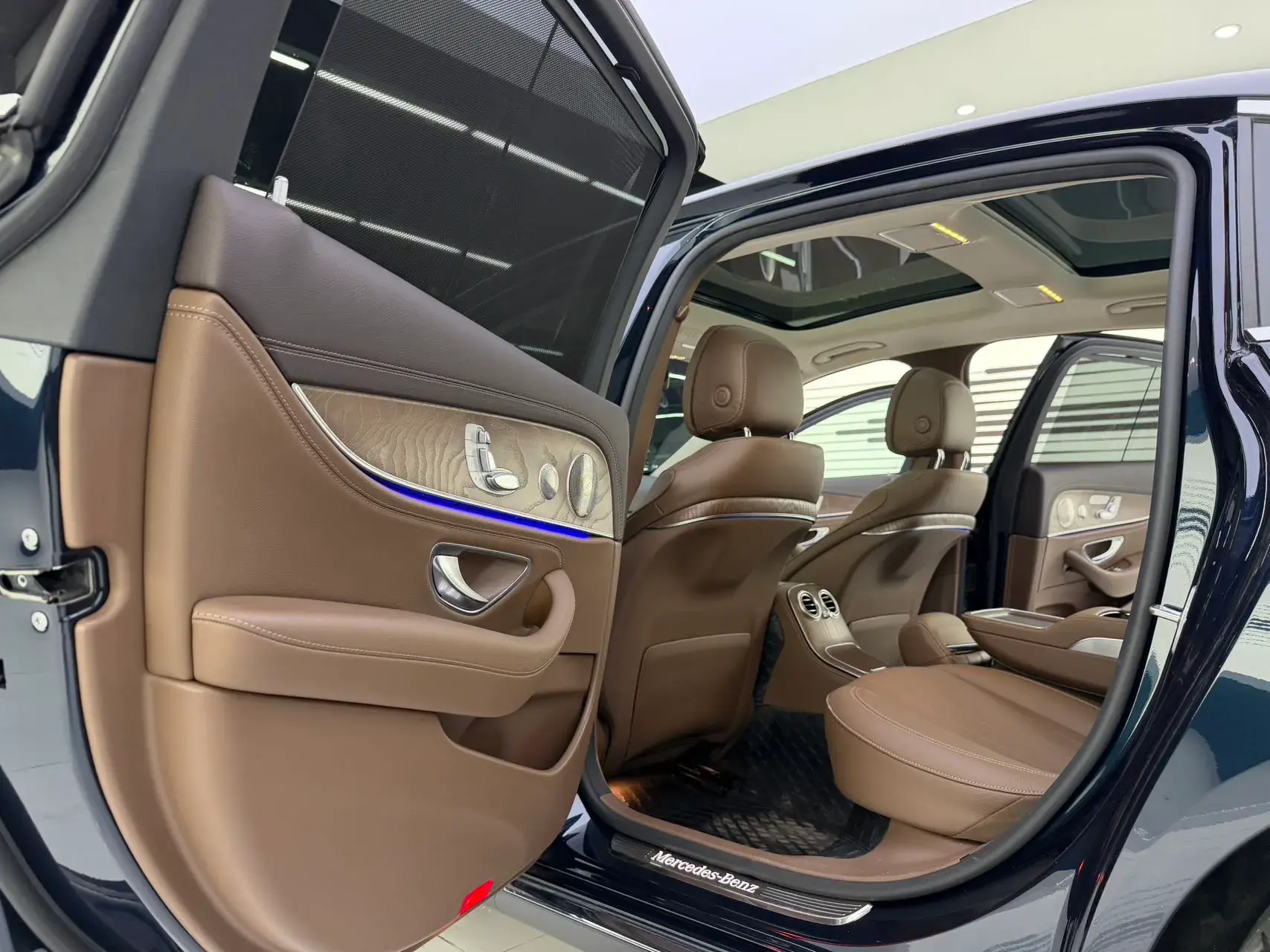 2022 MERCEDES-BENZ E thumbnail 4