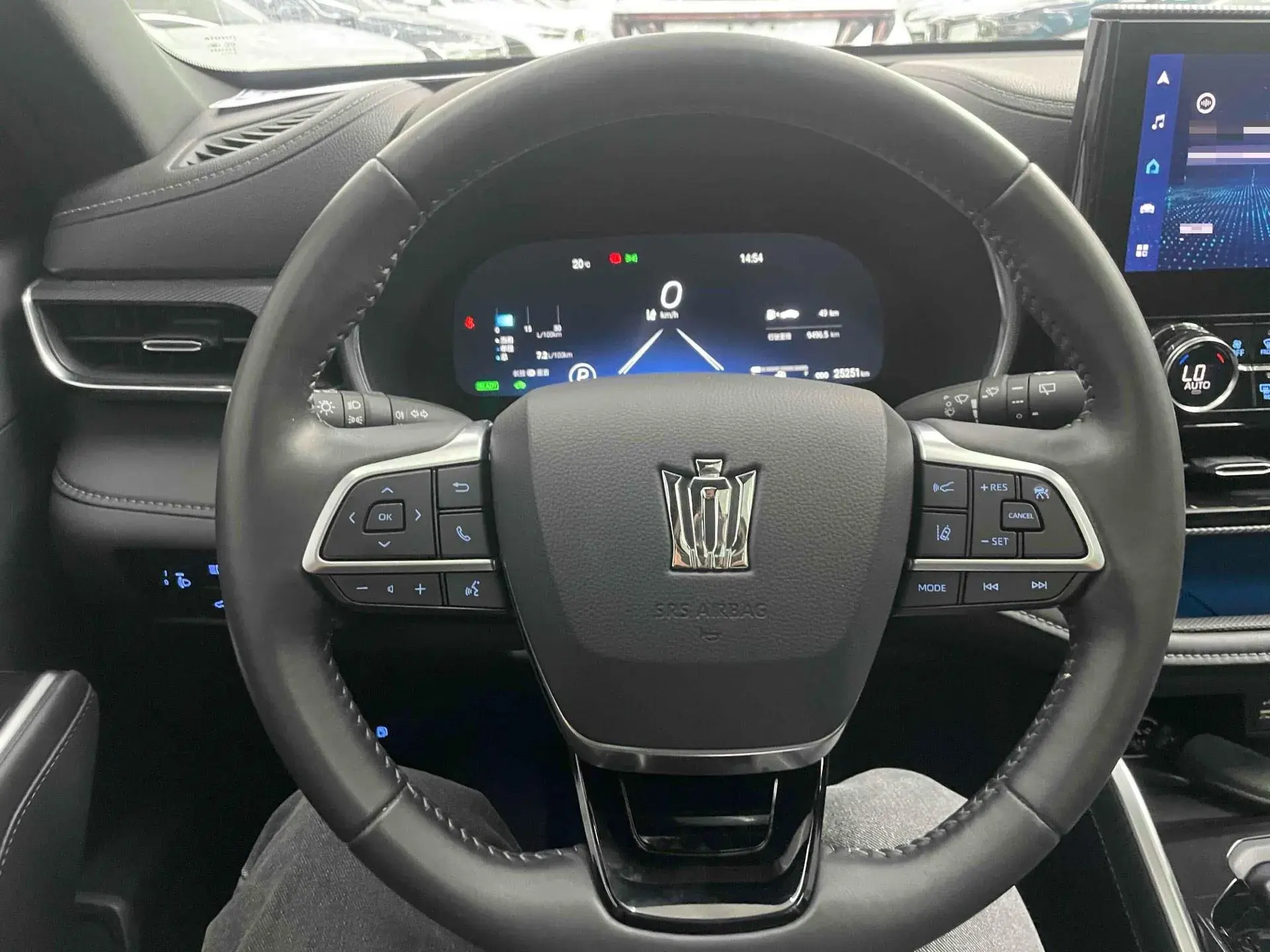 2022 TOYOTA CROWN thumbnail 4