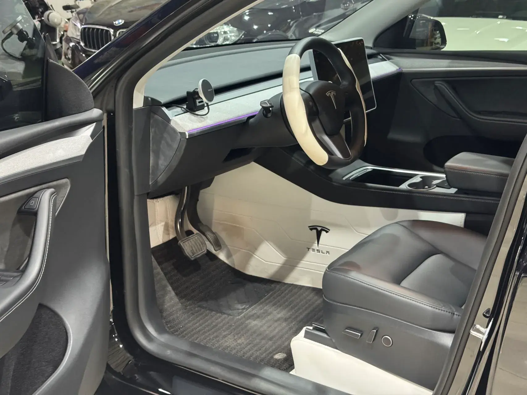 2023 TESLA MODEL thumbnail 4