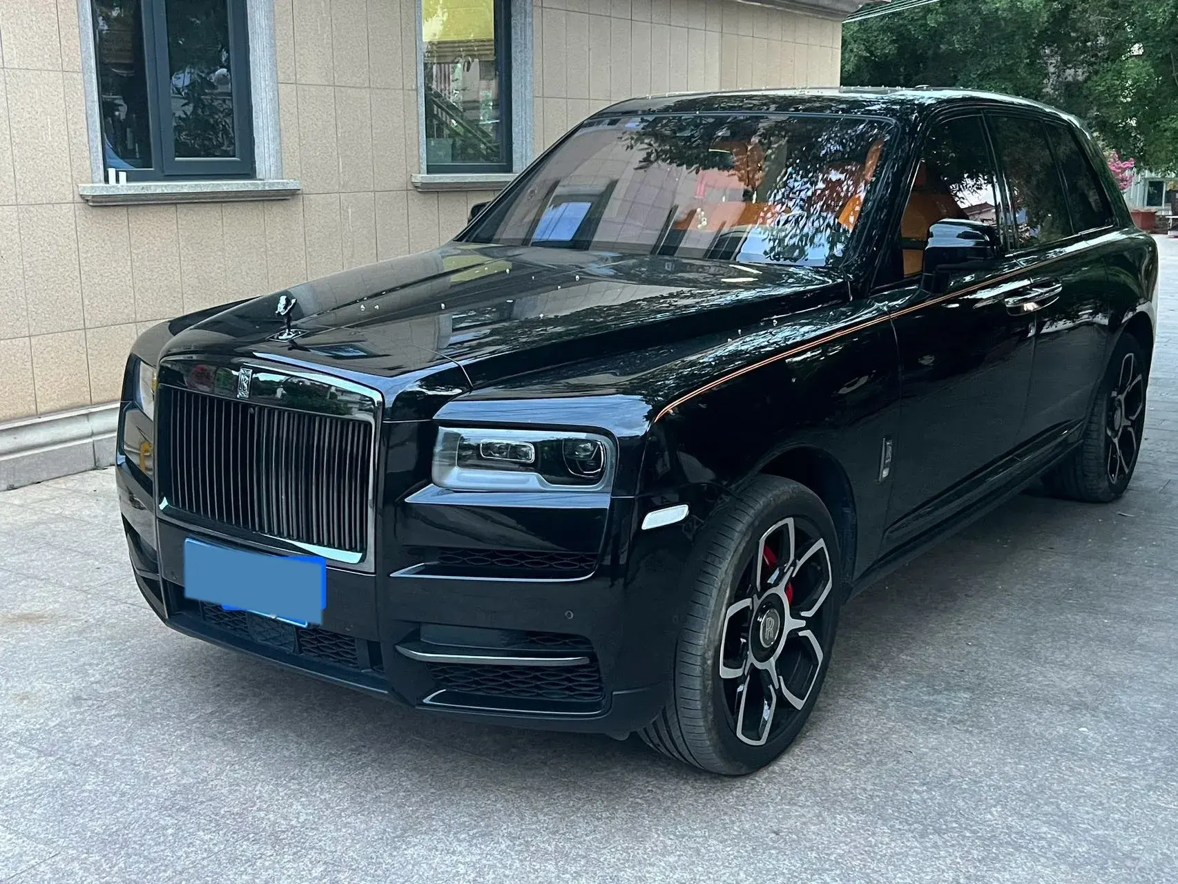 2020 ROLLS-ROYCE CULLINAN view 1