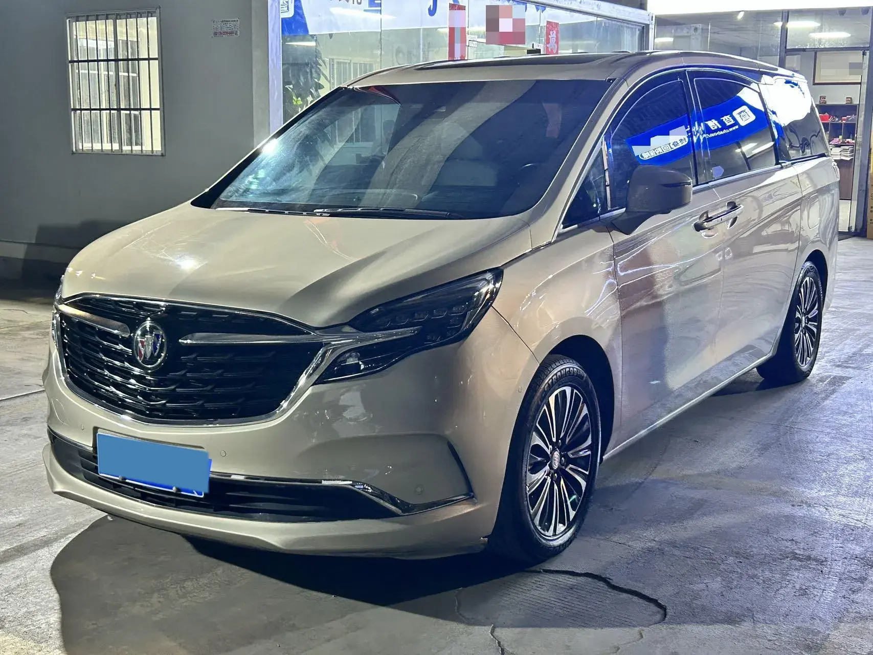 2022 BUICK GL8 view 1