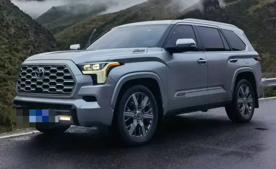 2023 HONGQI H5 view 1