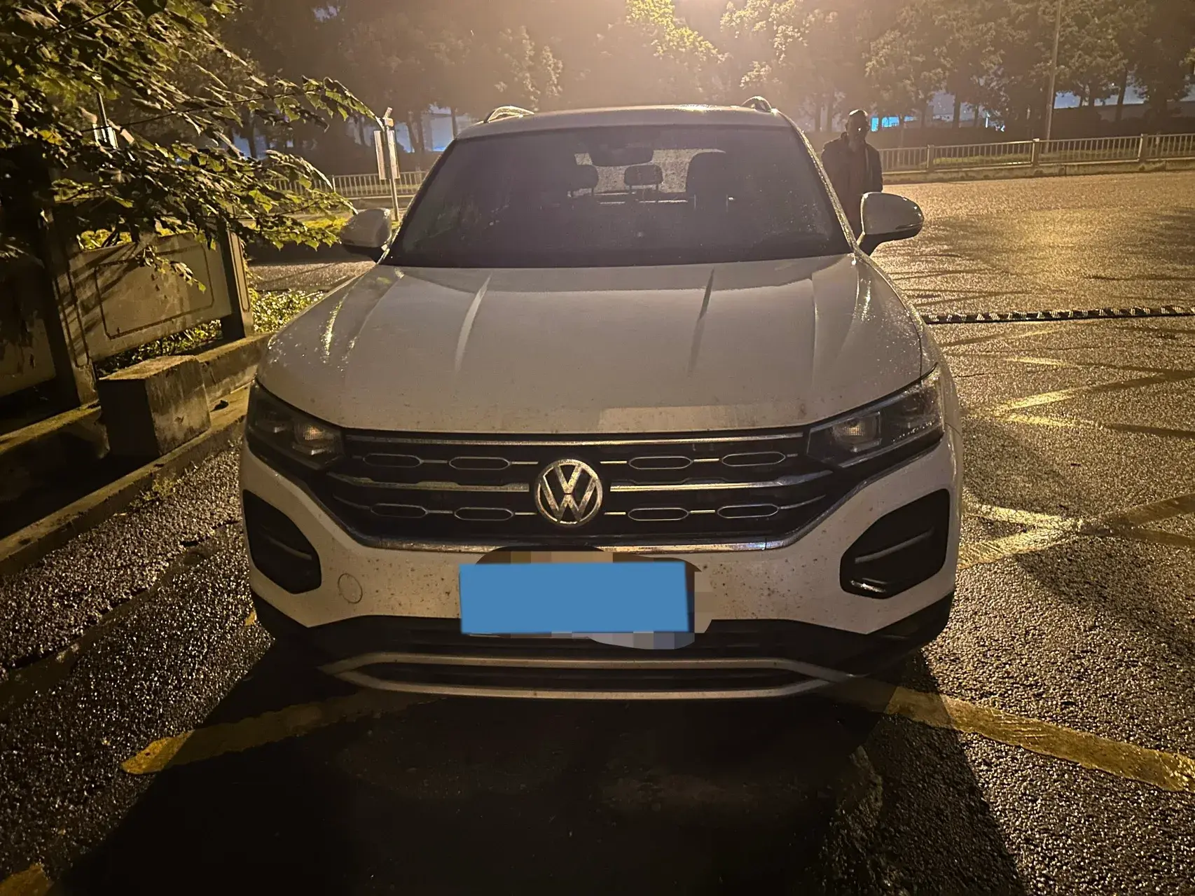 2020 VOLKSWAGEN TAYRON thumbnail 2