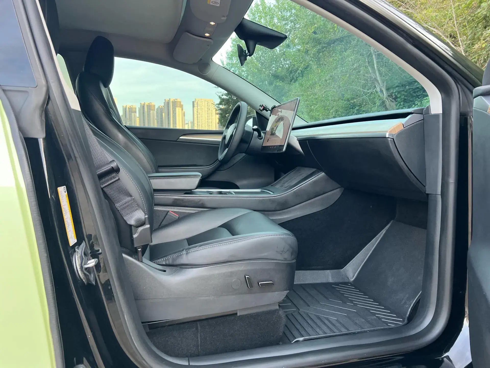 2023 TESLA MODEL thumbnail 4