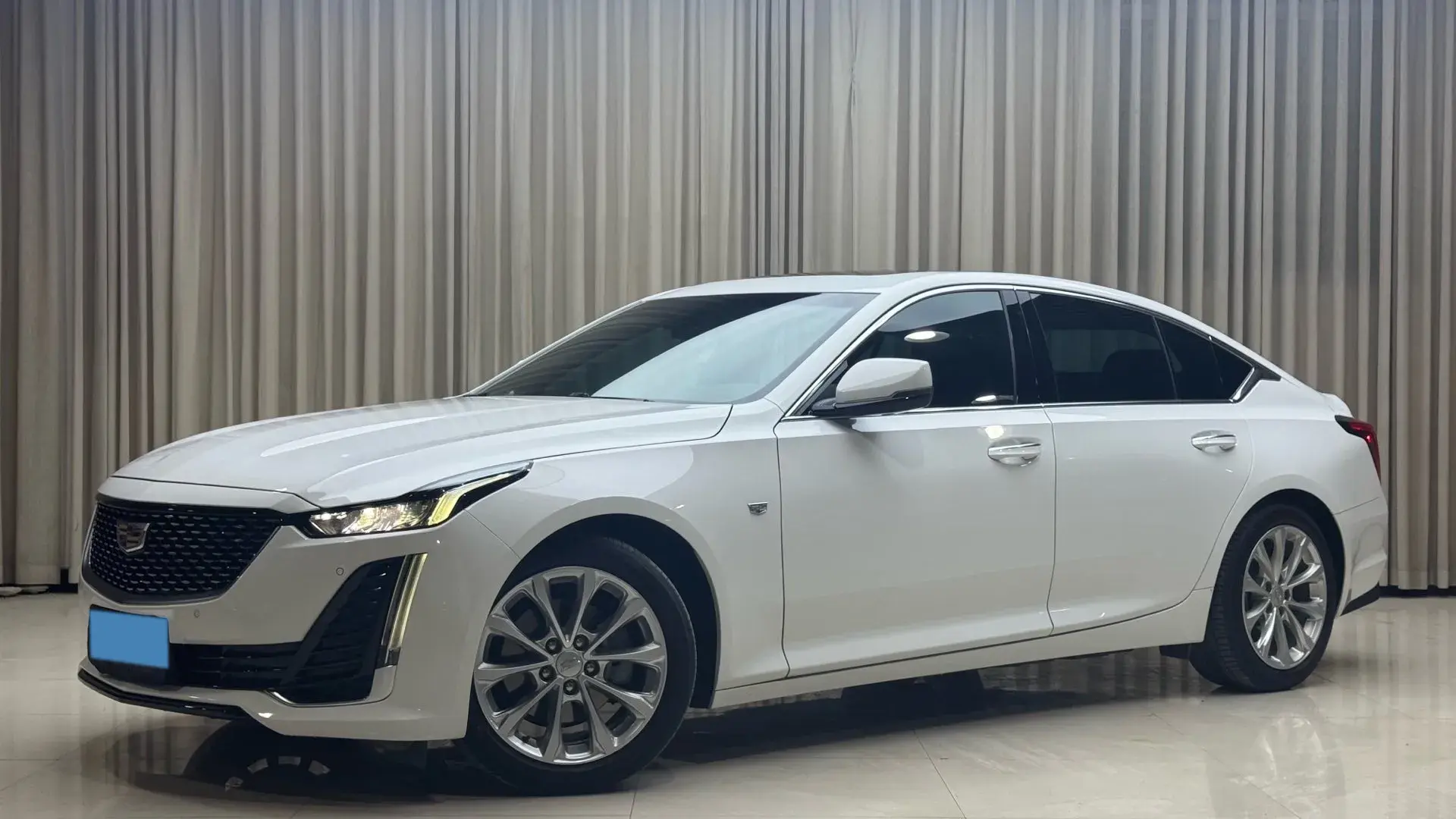 2022 CADILLAC CT5 view 1