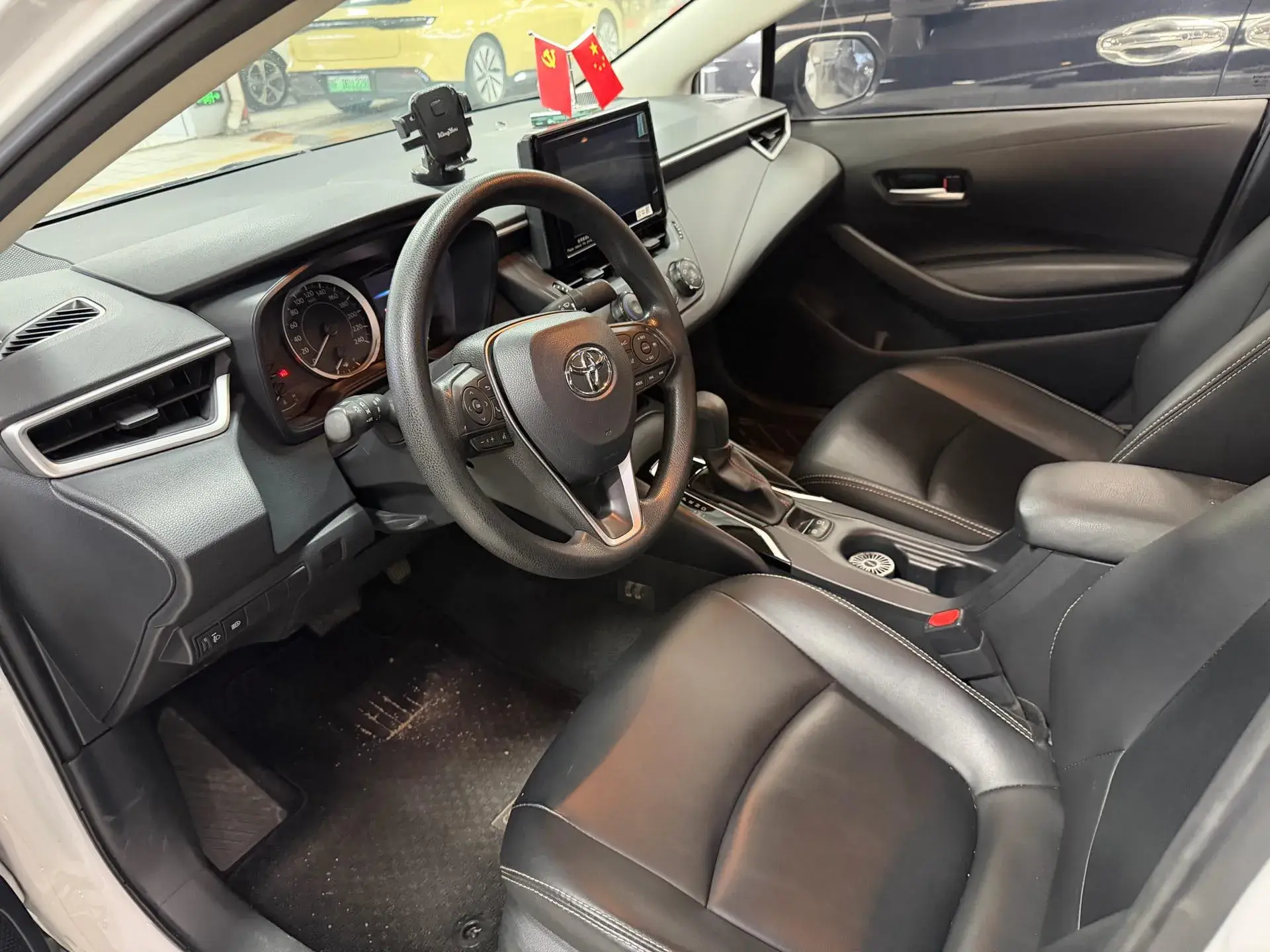 2022 TOYOTA COROLLA thumbnail 3