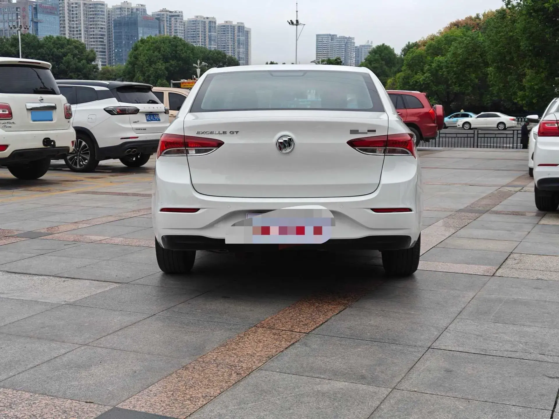 2020 BUICK REGAL thumbnail 2