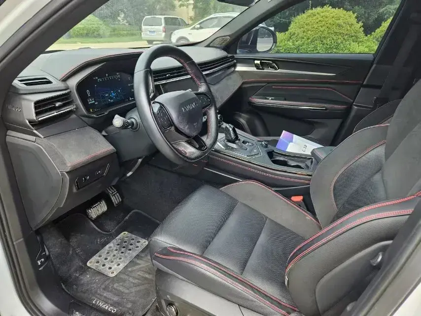 2020 LYNK&CO 05 thumbnail 4