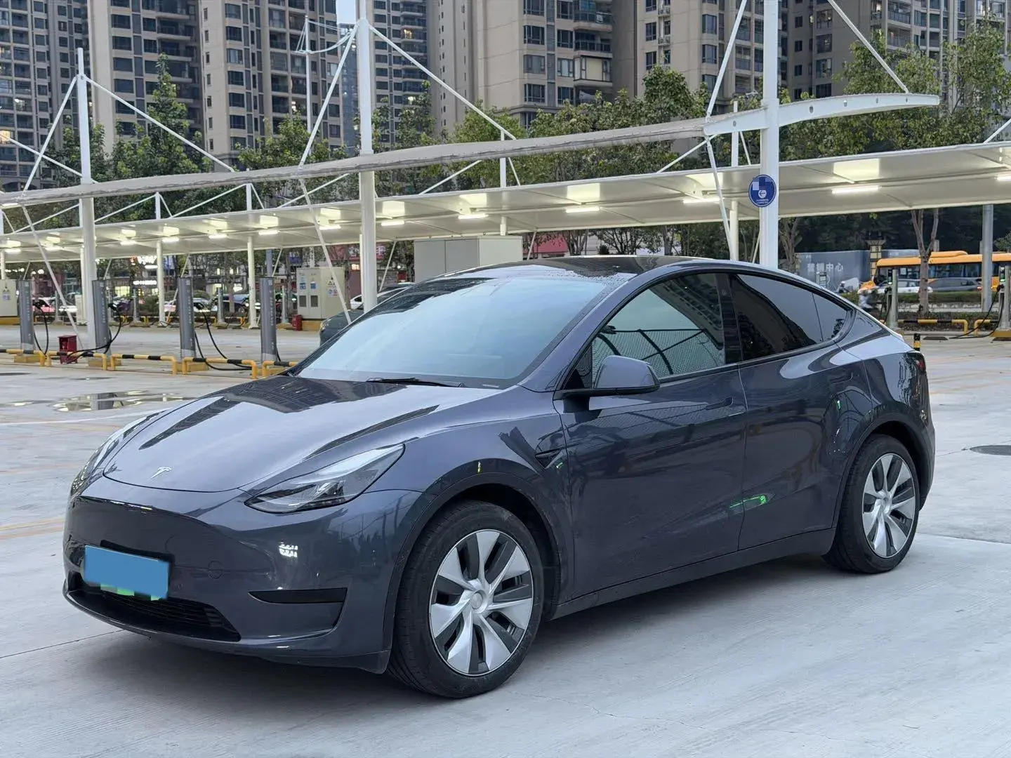 2022 TESLA MODEL view 1