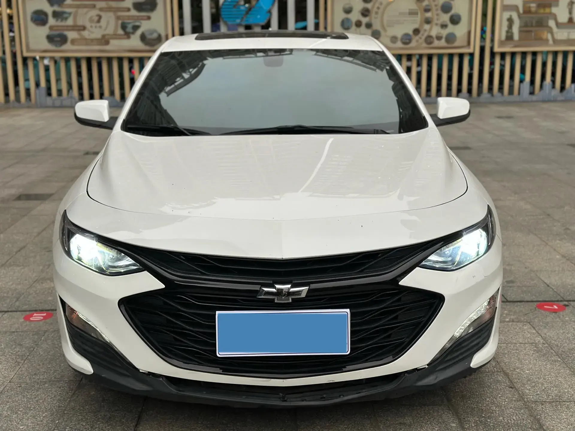 2019 CHEVROLET MALIBU thumbnail 2