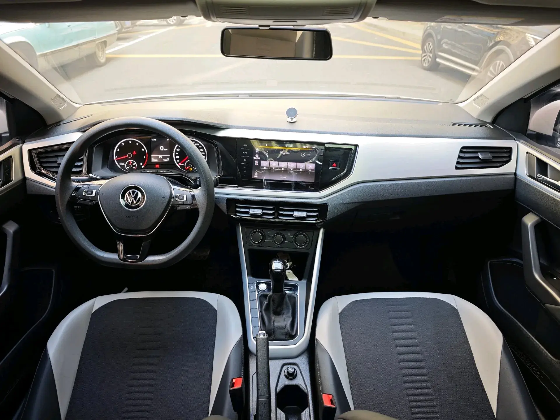 2021 VOLKSWAGEN POLO thumbnail 4