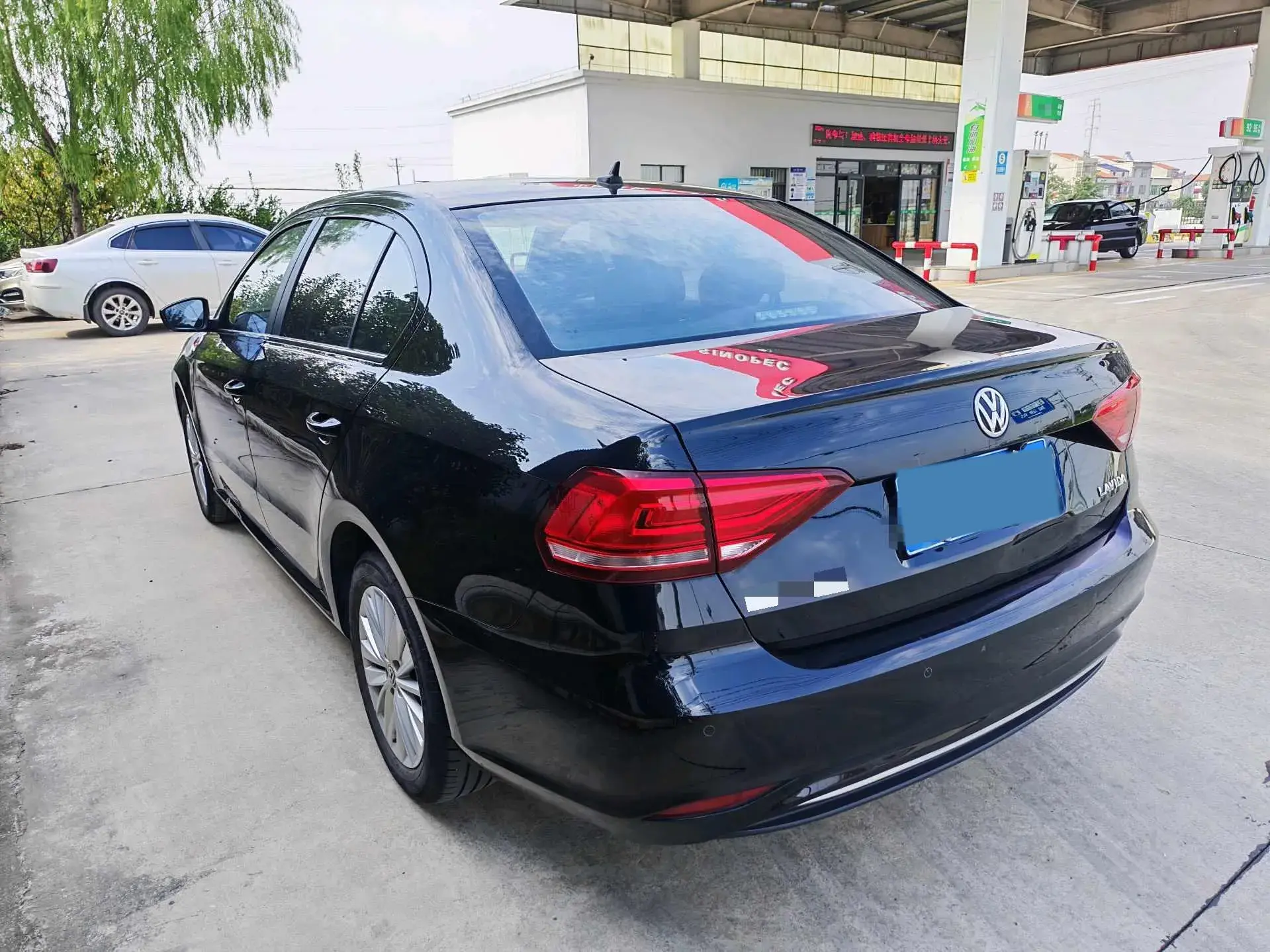 2019 VOLKSWAGEN LAVIDA thumbnail 4