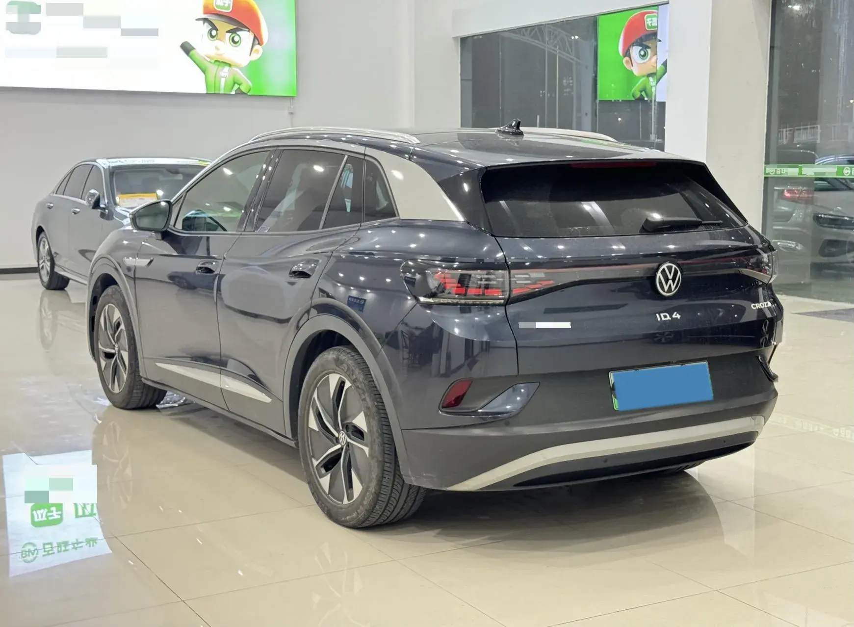 2024 VOLKSWAGEN ID.4 thumbnail 3