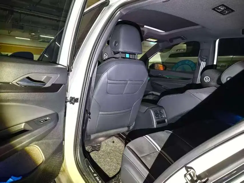 2021 VOLKSWAGEN GOLF thumbnail 2