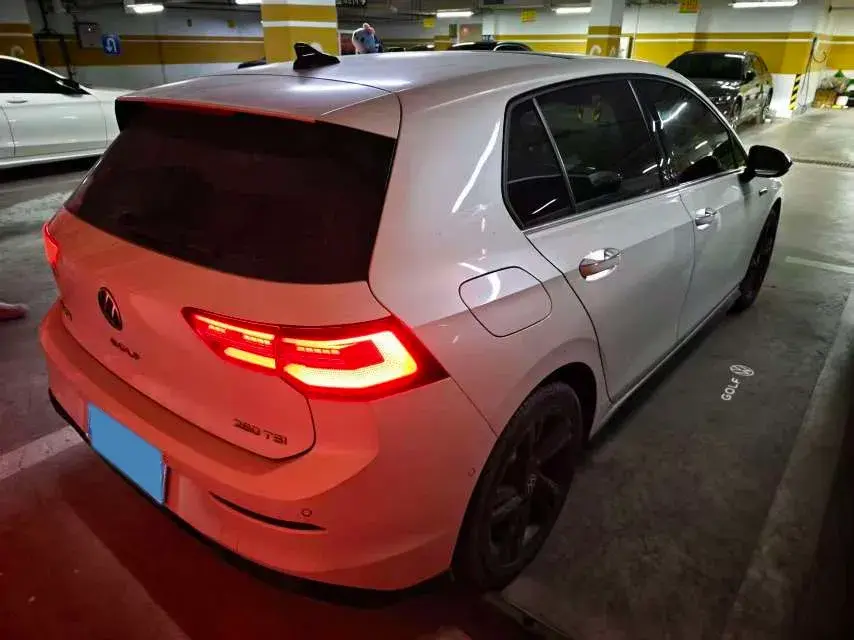 2021 VOLKSWAGEN GOLF thumbnail 4