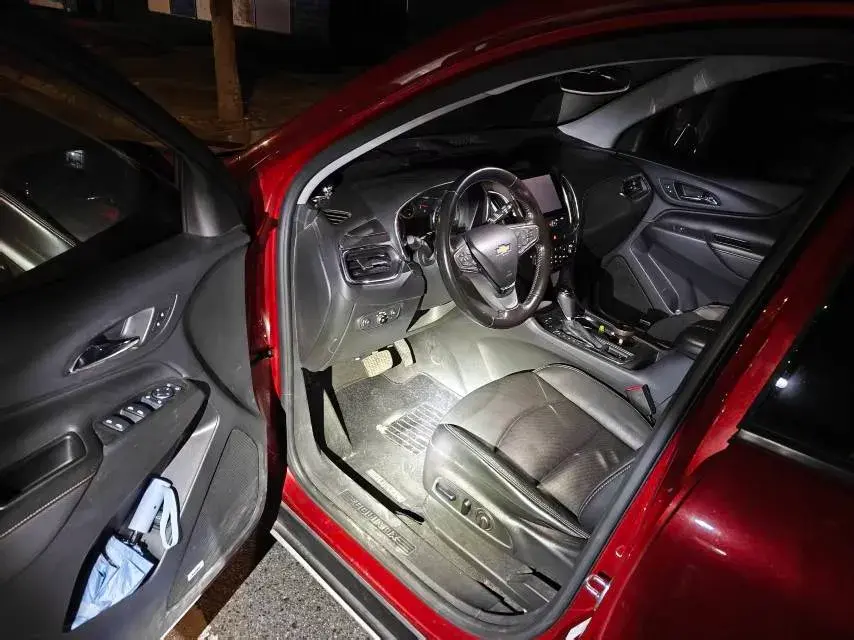 2018 CHEVROLET EQUINOX thumbnail 3