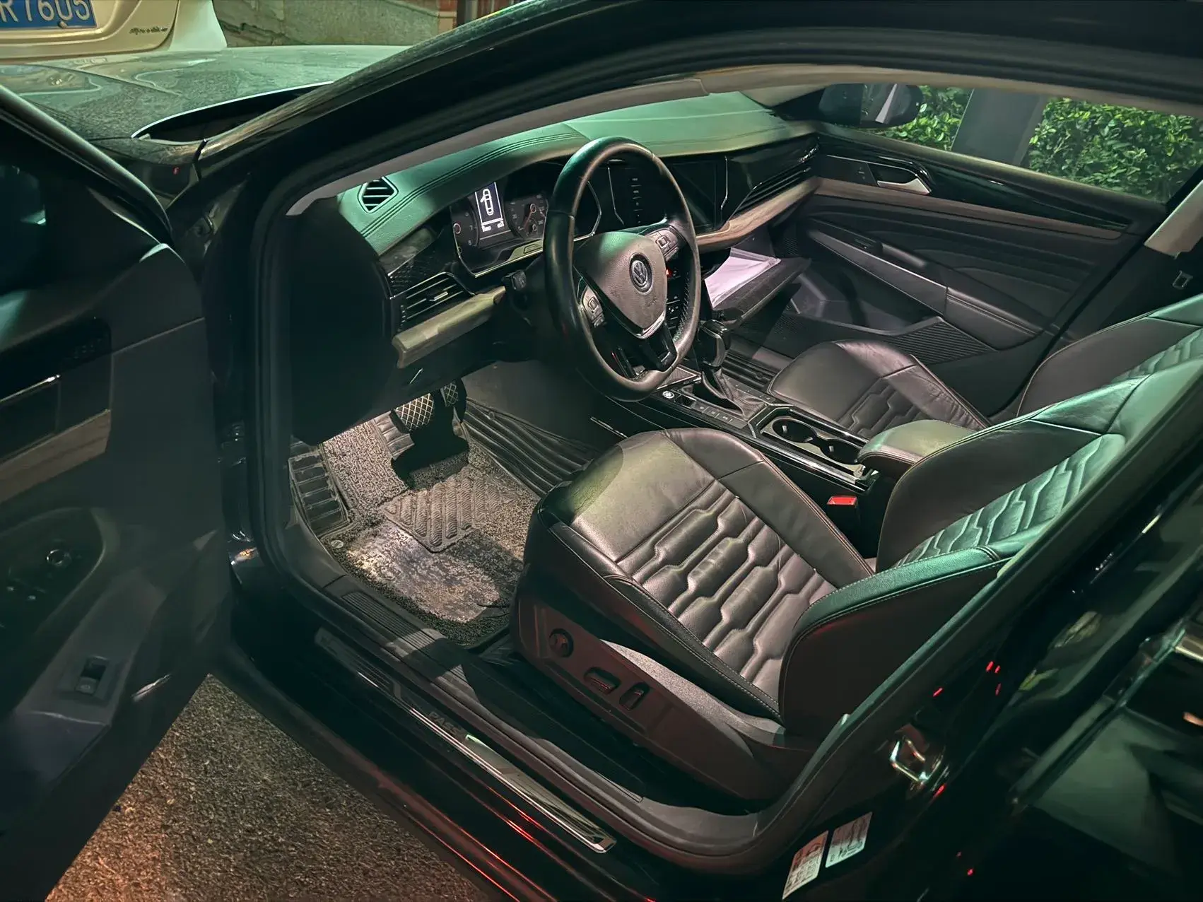 2020 VOLKSWAGEN PASSAT thumbnail 2