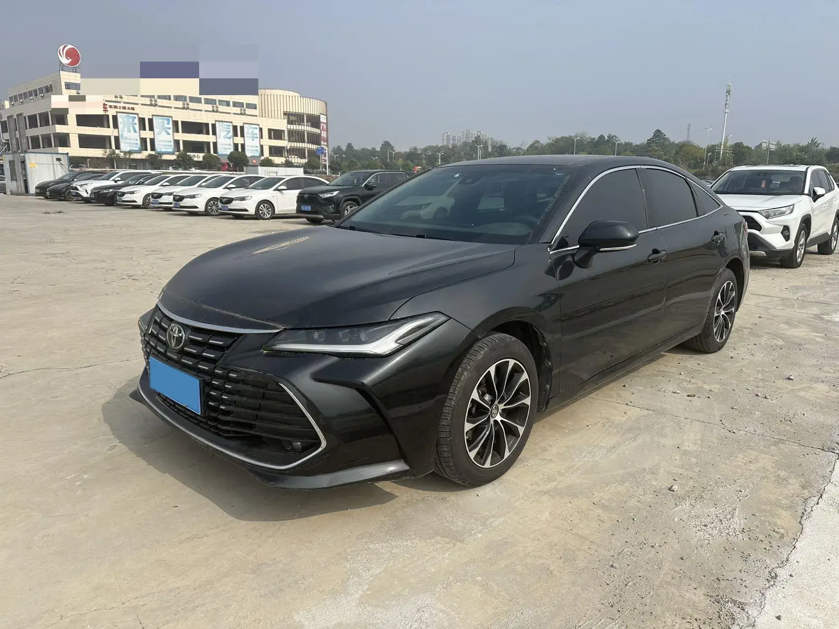 2022 TOYOTA AVALON view 1