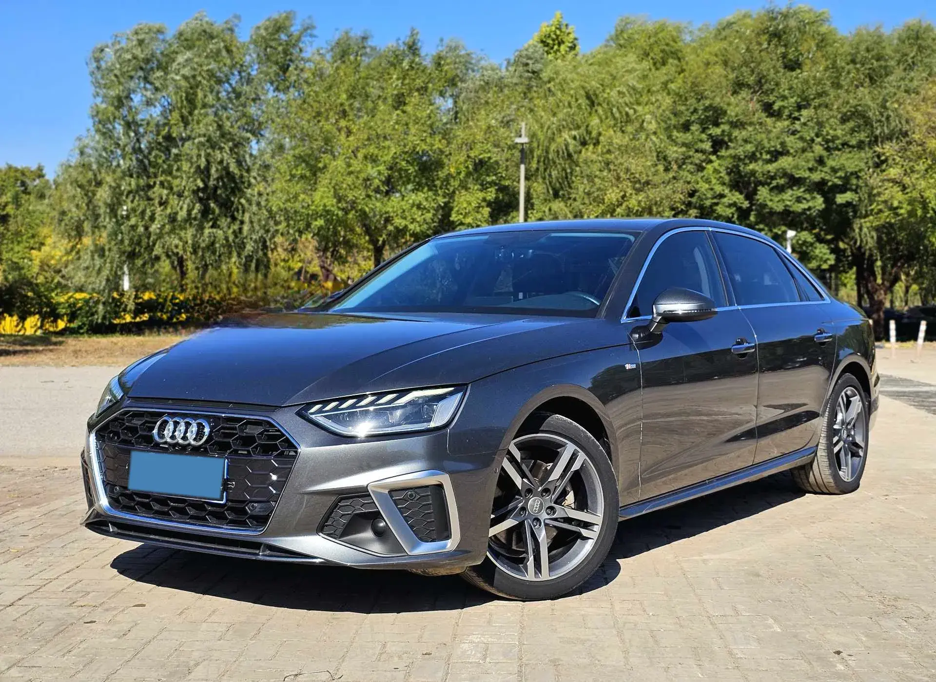 2020 AUDI A4L view 1
